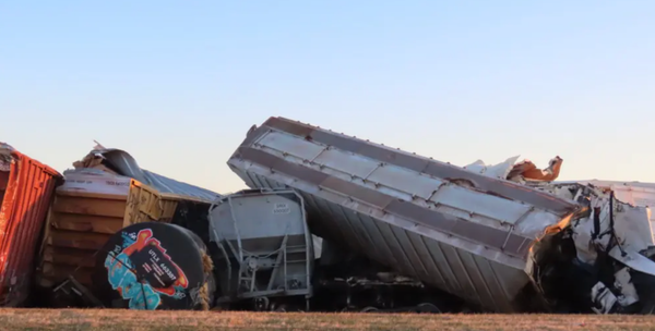 Hazmat on scene after train derailment in Southern Kentucky